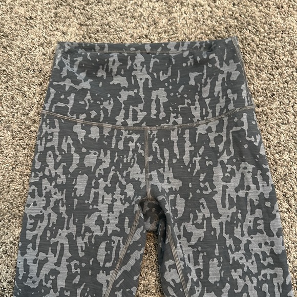Lululemon Wunder Train Leggings 23” - Picture 2 of 5